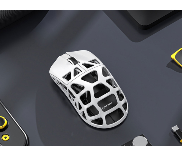 Attack Shark R3 Magnesium Alloy 8kHz/26kDPI PAW3395 biała - 1545127 - zdjęcie 2